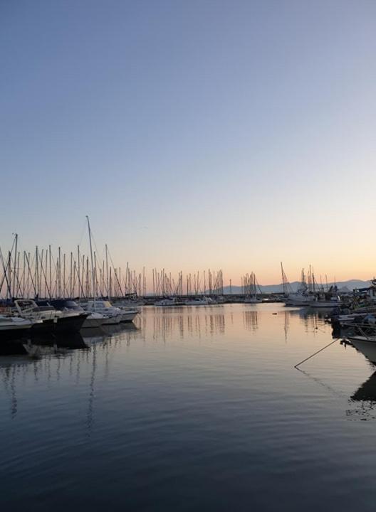 Houseboat Cagliari Hotel Luaran gambar